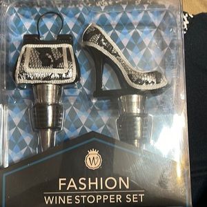 Fashion Wine Stopper Set.